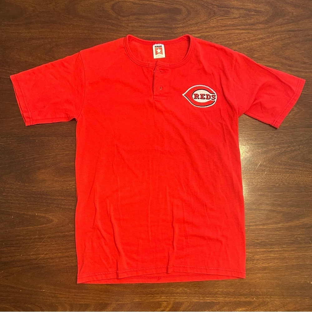 Vintage Cincinnati Reds button T-shirt